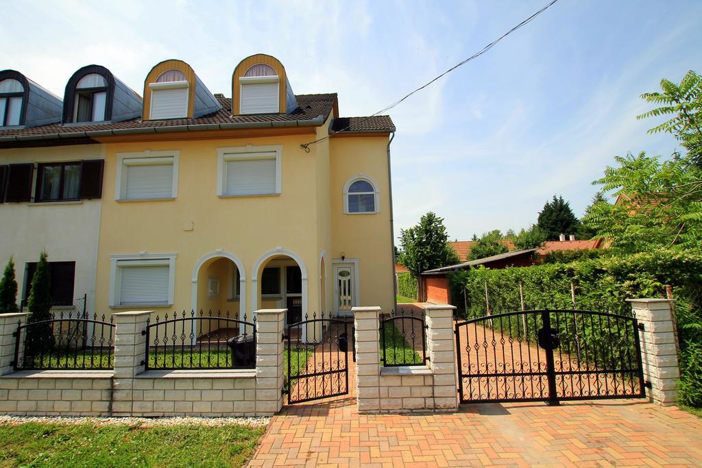 Fausztland Apartments Zamárdi Esterno foto