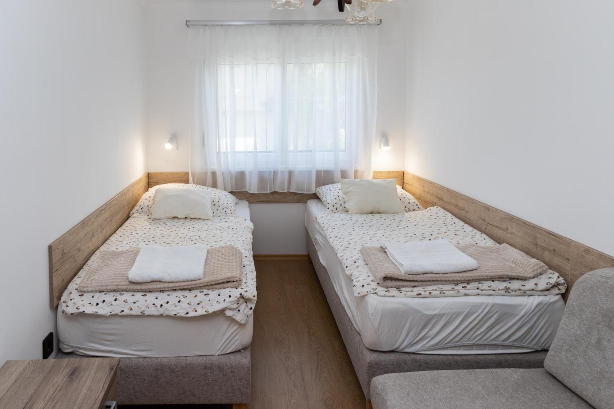 Fausztland Apartments Zamárdi Esterno foto